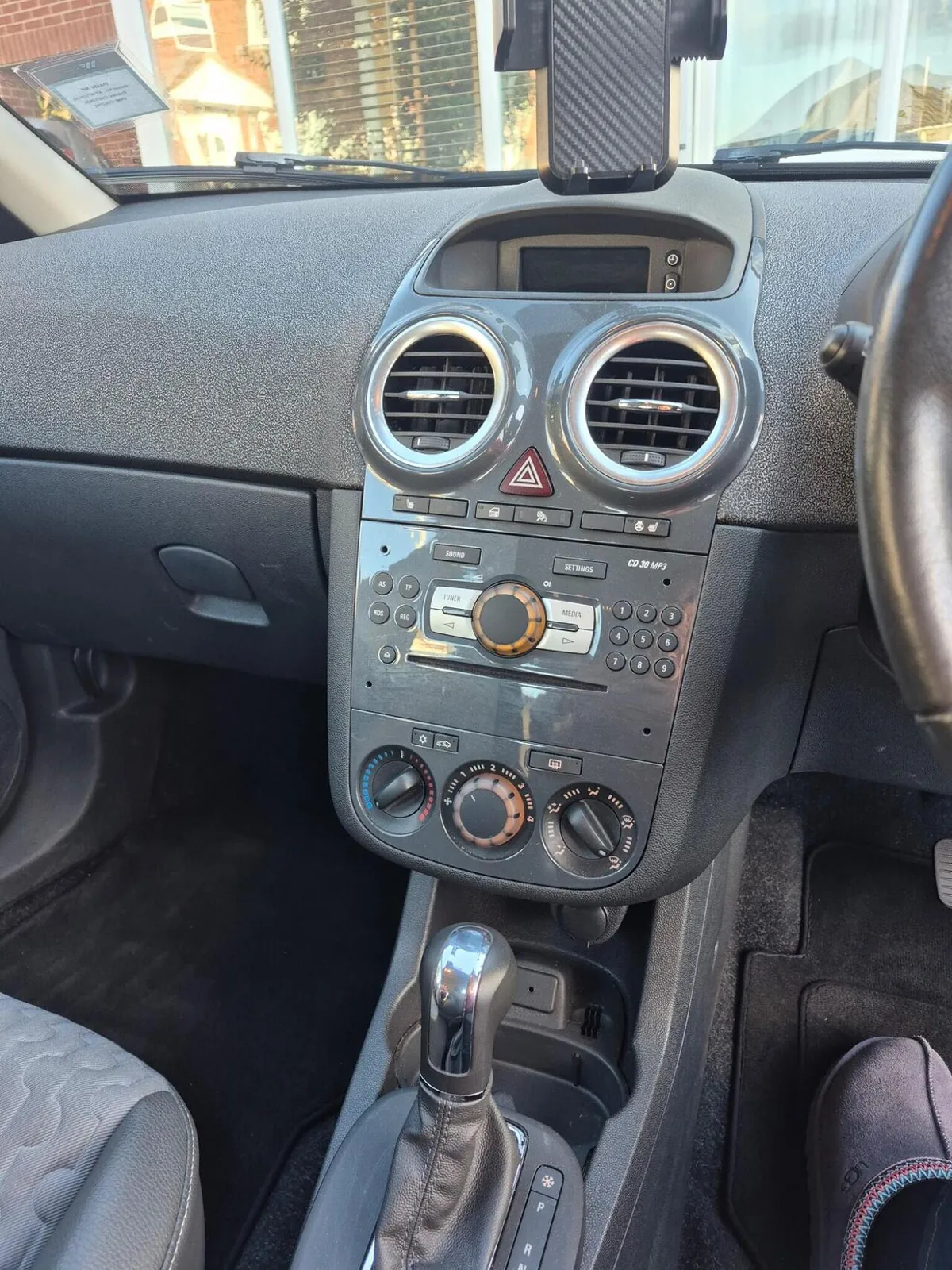 Vauxhall Corsa 2012 photo 4