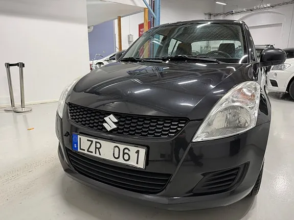 Suzuki Swift 2012 photo 2