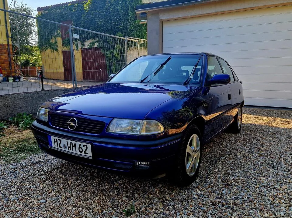 Opel Astra F