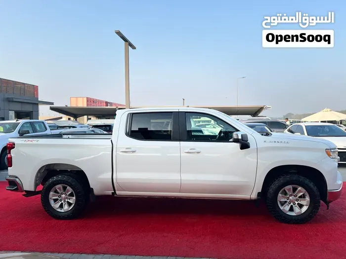 Chevrolet Silverado 2022 photo 3