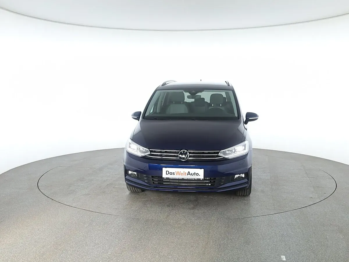 Volkswagen Touran 2026 photo 2