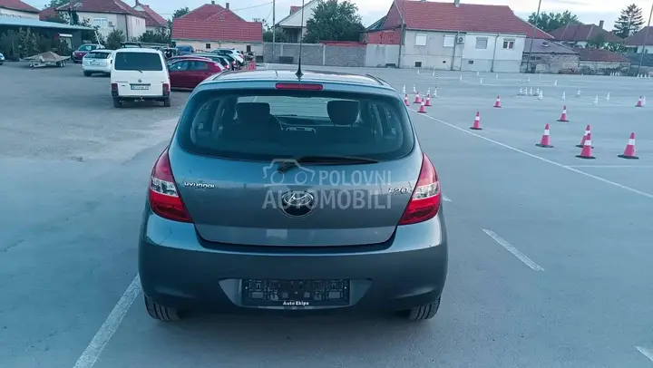 Hyundai I20 2010 photo 4