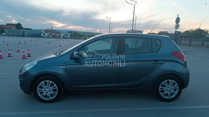 Hyundai I20 2010 photo 2