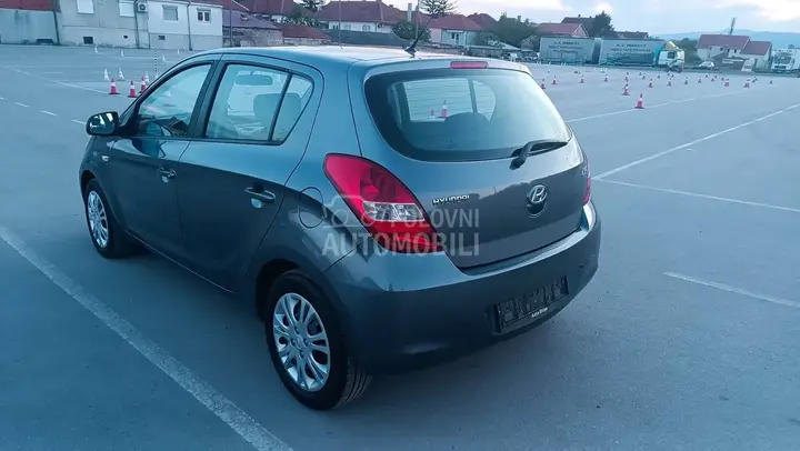 Hyundai I20 2010 photo 3