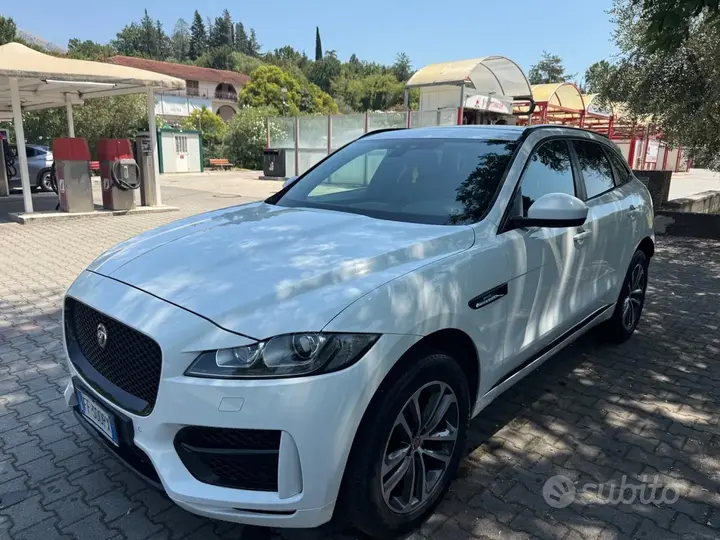 Jaguar F-Pace 2017 photo 3