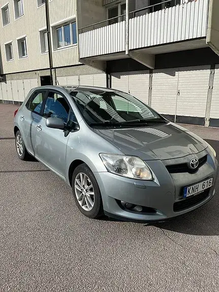 Toyota Auris 2009 photo 2