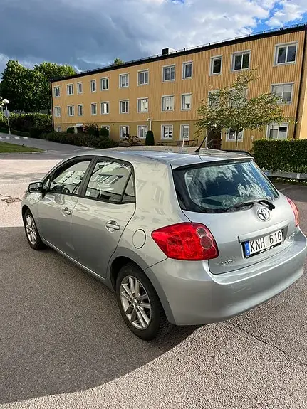 Toyota Auris 2009 photo 3