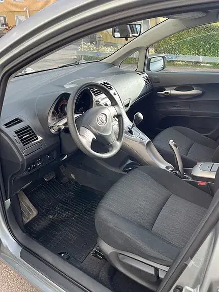 Toyota Auris 2009 photo 5