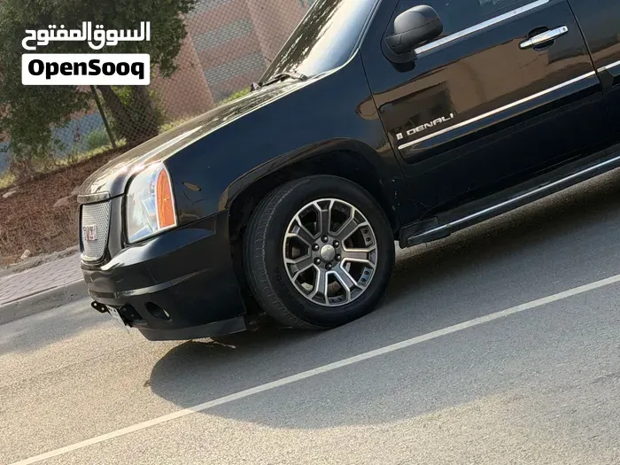GMC Yukon Denali 2008 photo 3