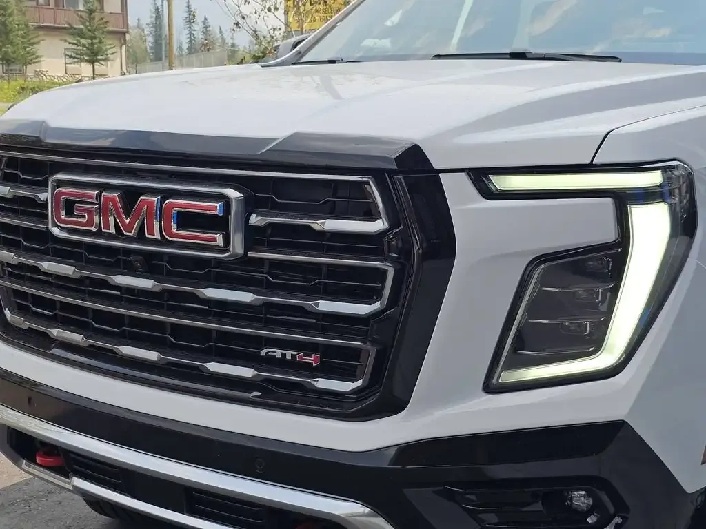 GMC Yukon 2026 photo 3