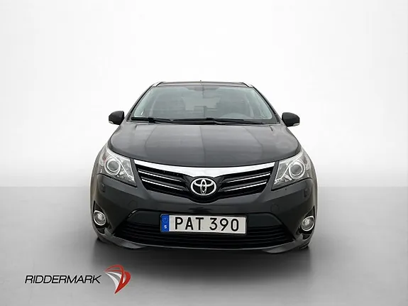 Toyota Avensis 2014 photo 2