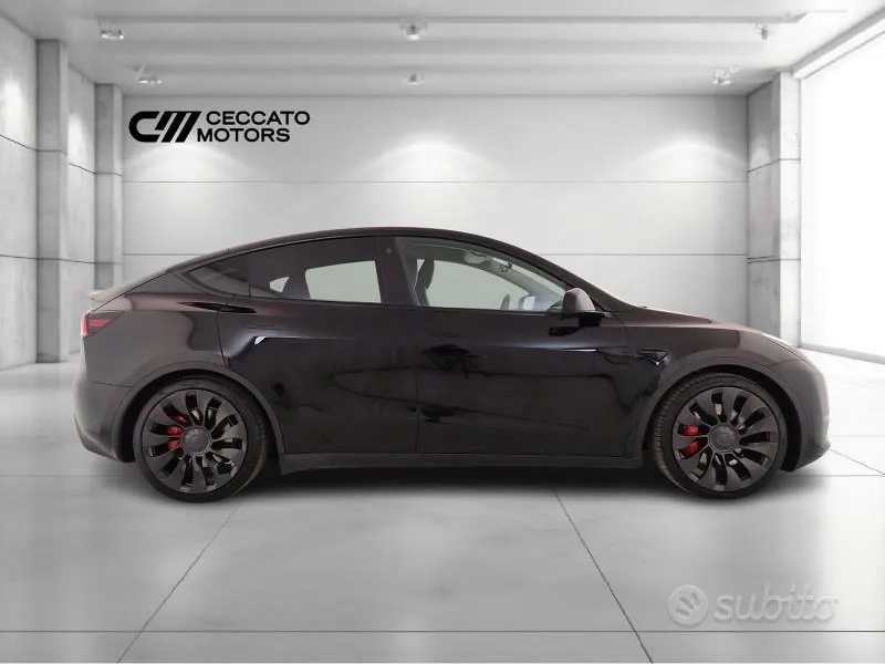 Tesla Model Y 2024 photo 3