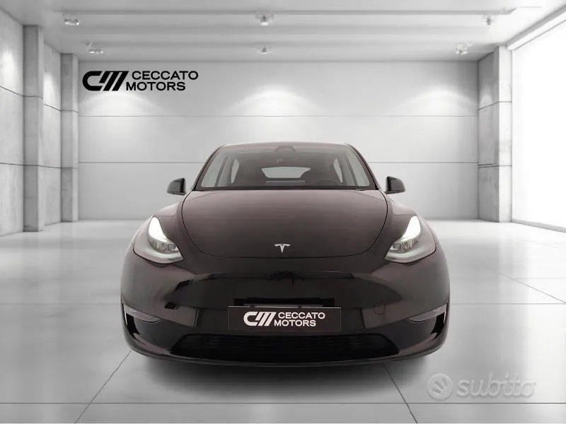Tesla Model Y 2024 photo 2