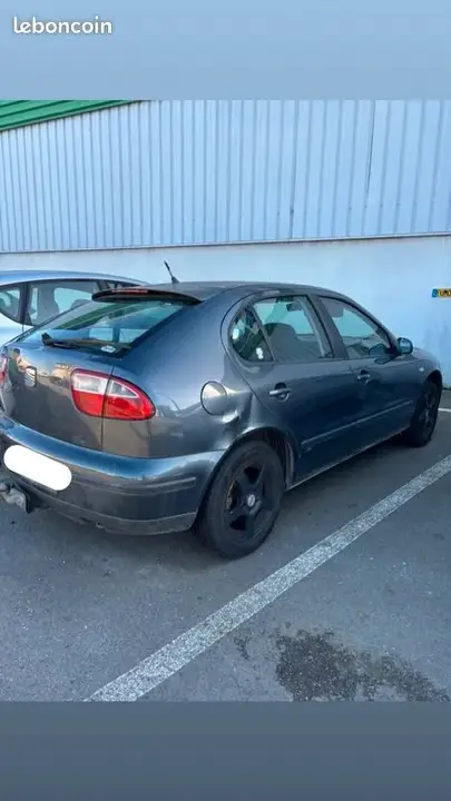 Seat Leon 2000 photo 2
