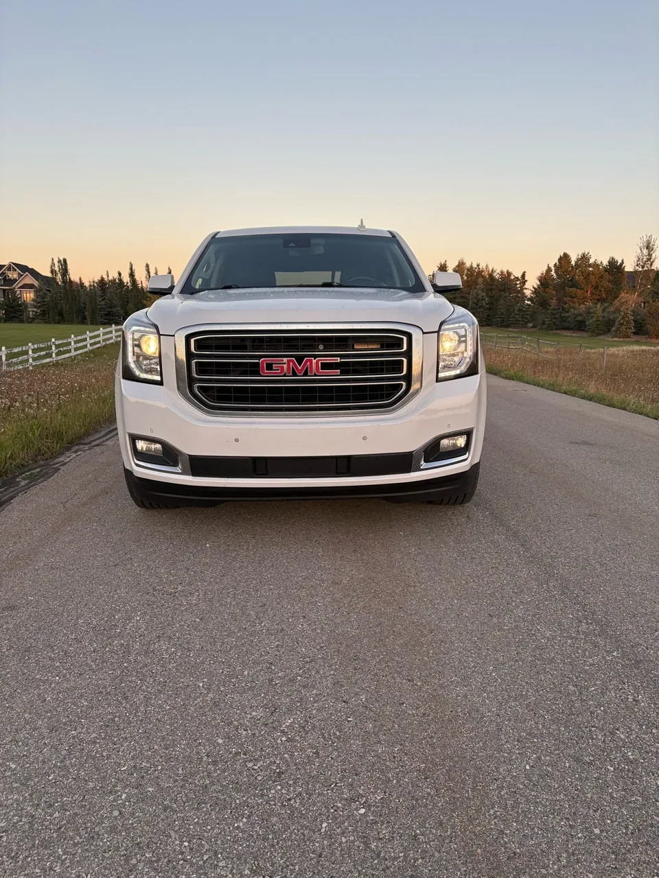 GMC Yukon 2015 photo 2