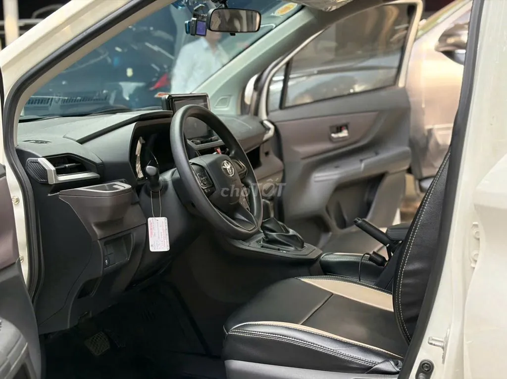Toyota Avanza Premio 2024 photo 4
