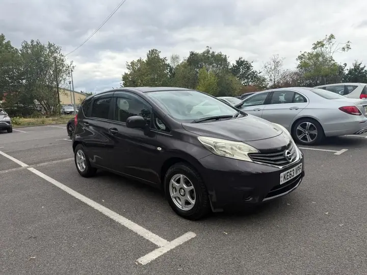 Nissan Note 2013 photo 3