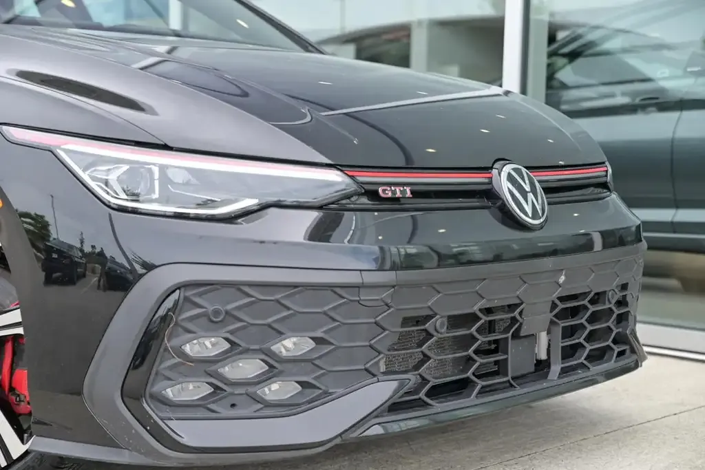 Volkswagen Golf Gti 2025 photo 2