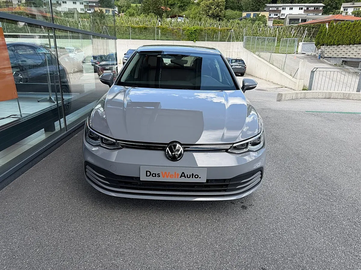 Volkswagen Golf 2022 photo 2