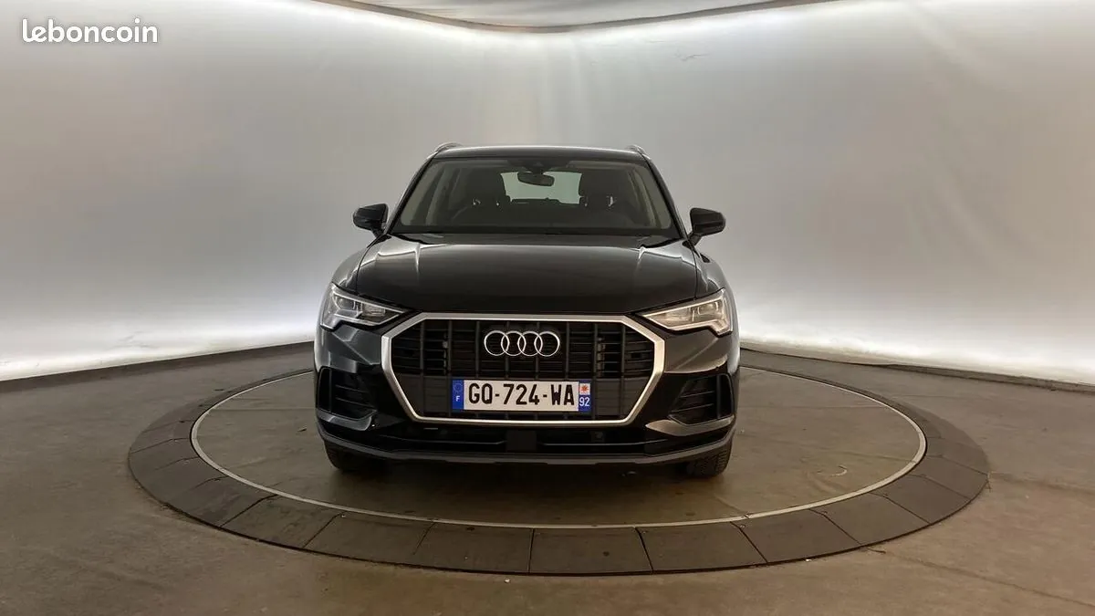 Audi Q3 2023 photo 2