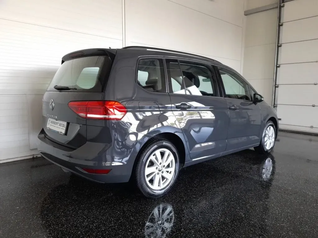 Volkswagen Touran 2022 photo 2