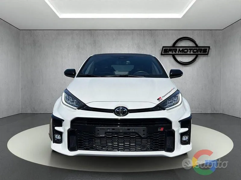 Toyota Yaris 2022 photo 2