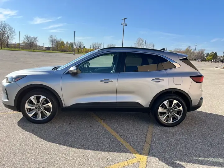 Ford Escape 2024 photo 3