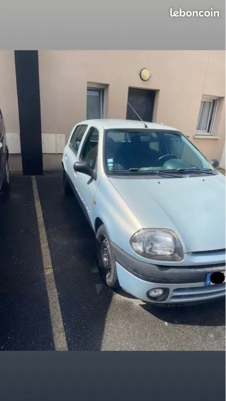Renault Clio 1999 photo 2