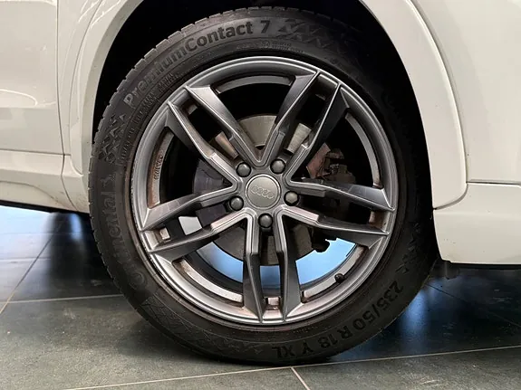 Audi Q3 2017 photo 2