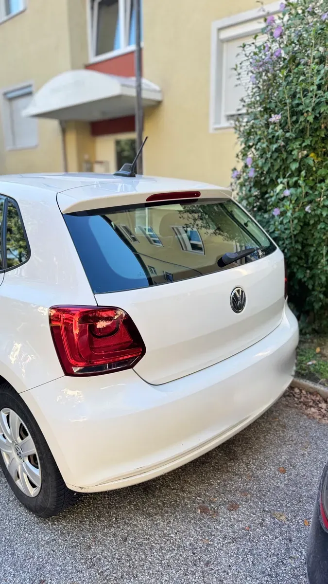 Volkswagen Polo 2012 photo 3
