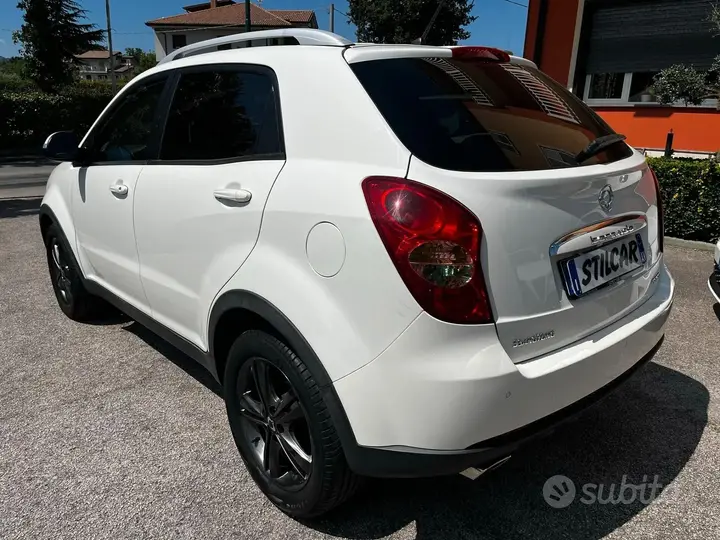 KG Mobility Korando 2011 photo 3