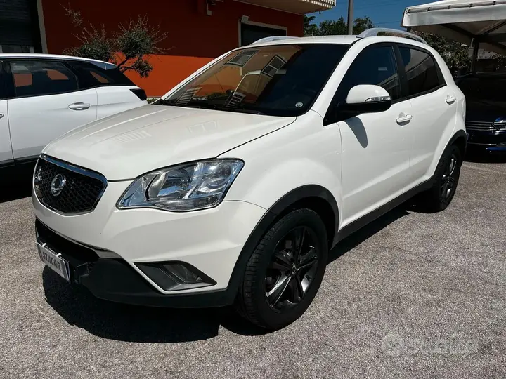 KG Mobility Korando 2011 photo 2