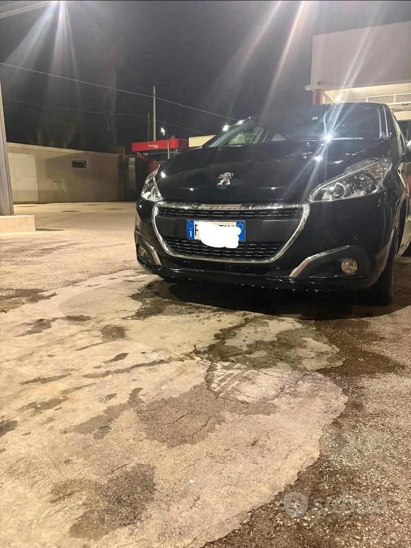Peugeot 208 2017 photo 3