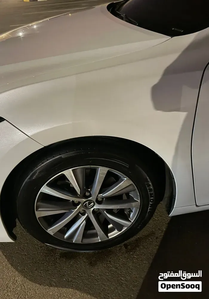 Lexus Es 300 2020 photo 3