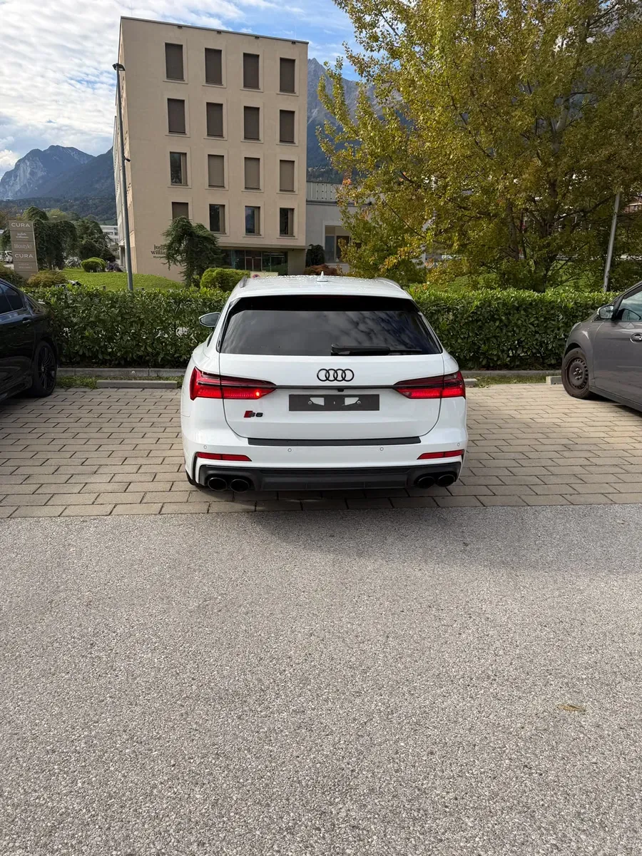 Audi A6 2022 photo 2
