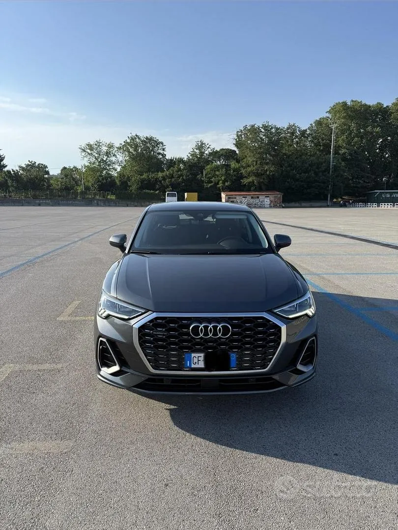 Audi Q3 2021 photo 2