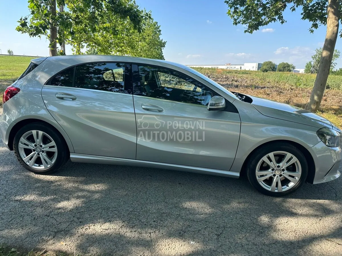 Mercedes-Benz A 200 2015 photo 4