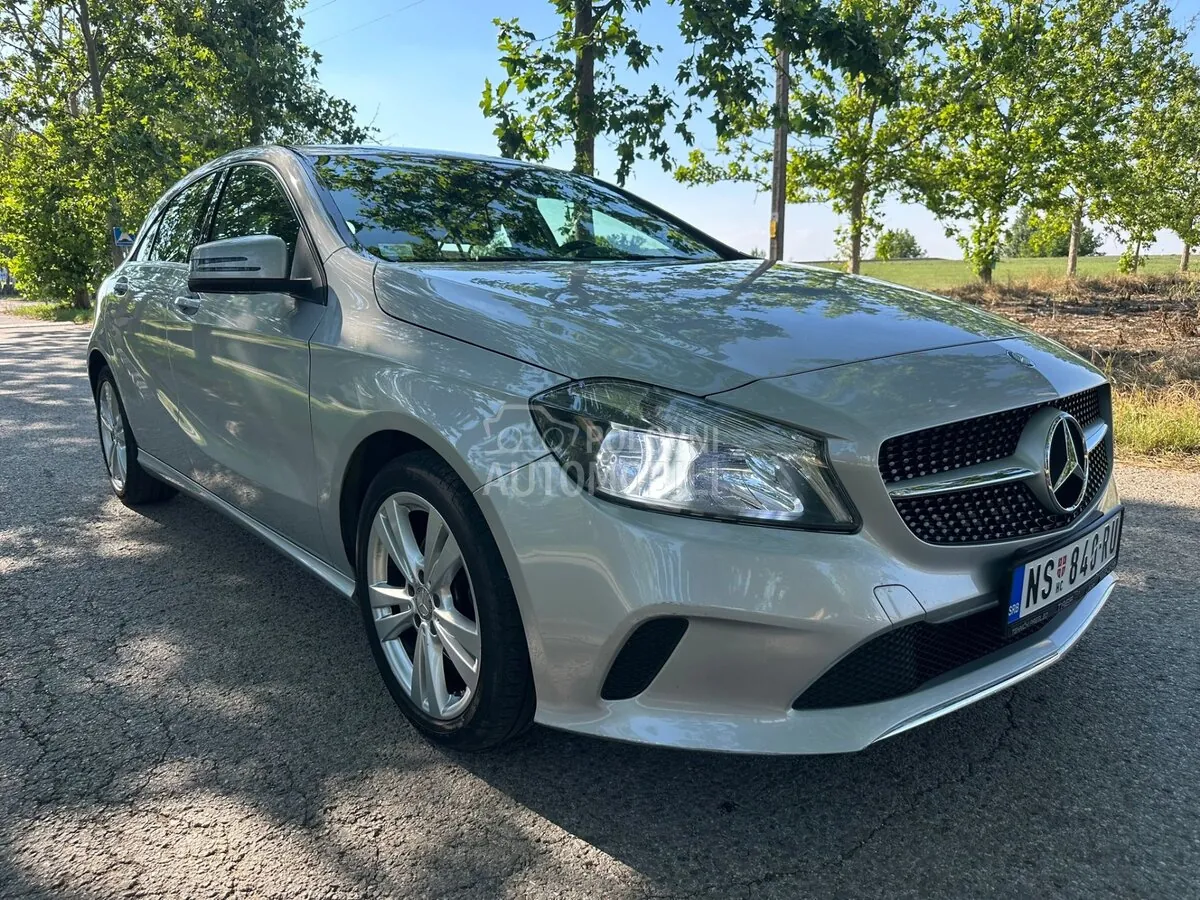 Mercedes-Benz A 200 2015 photo 3