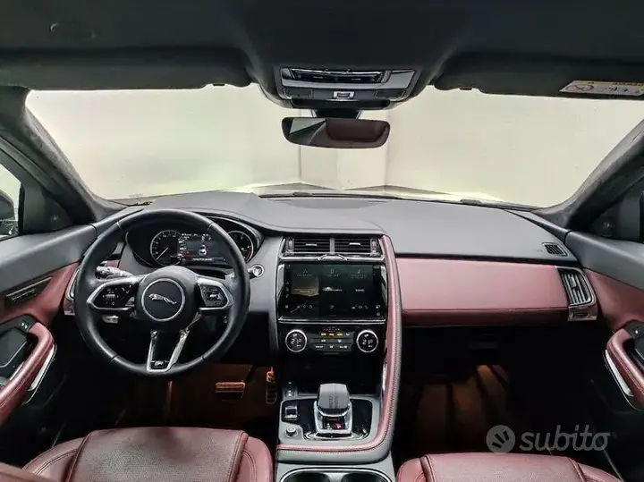Jaguar E-Pace 2023 photo 4