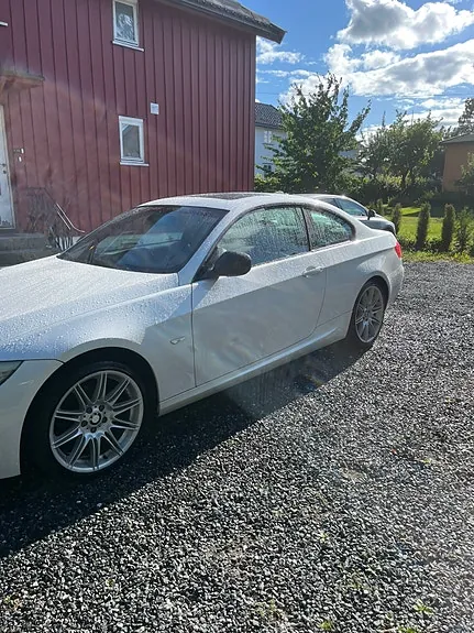 BMW 320D 2011 photo 4
