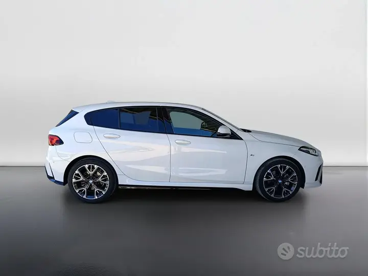 BMW 1 Series 2025 photo 3