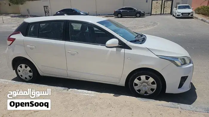 Toyota Yaris 2017 photo 2