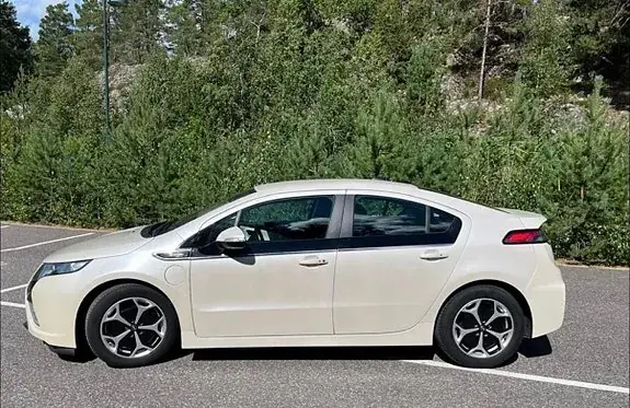 Opel Ampera 2013 photo 2