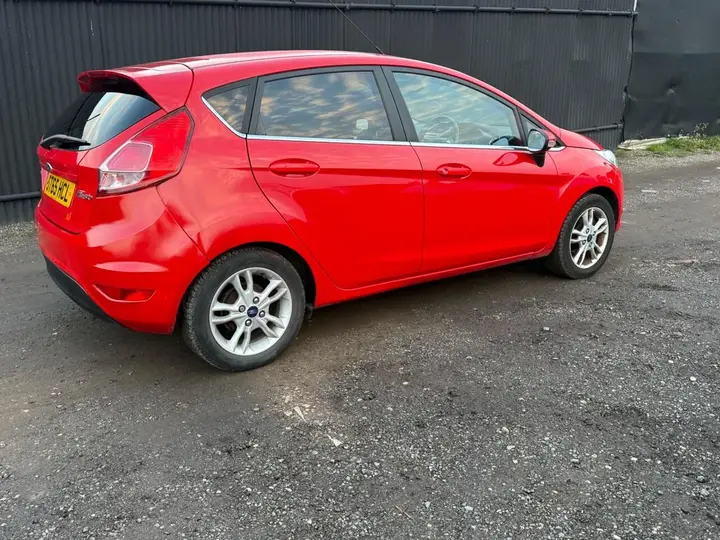 Ford Fiesta 2015 photo 3