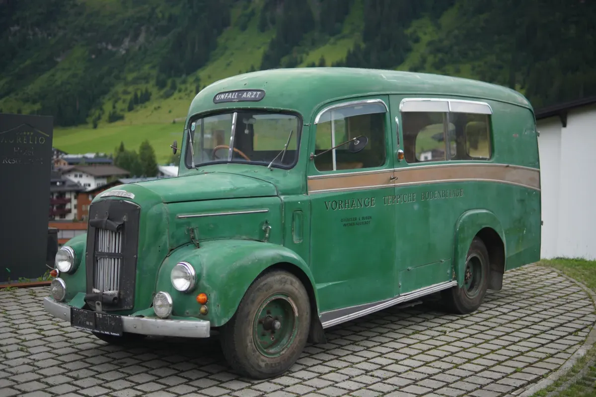 Morris 1 1/2 To Bus 1956 photo 2
