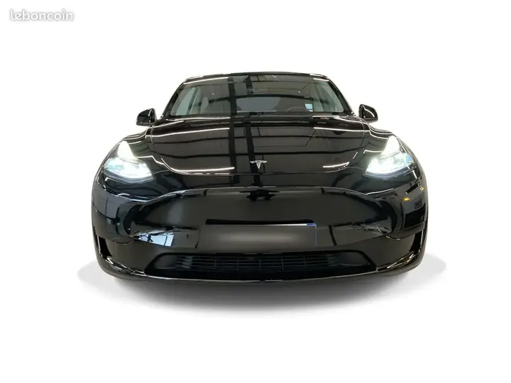 Tesla Model Y 2023 photo 2