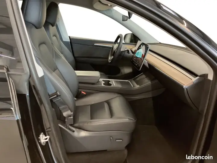 Tesla Model Y 2023 photo 4