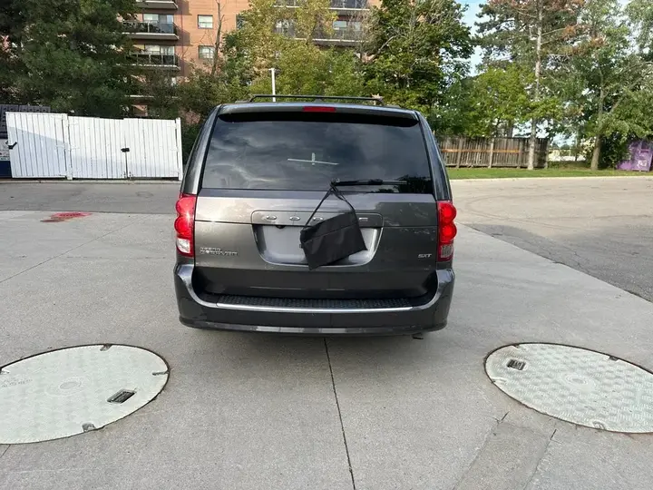 Dodge Grand Caravan 2016 photo 3