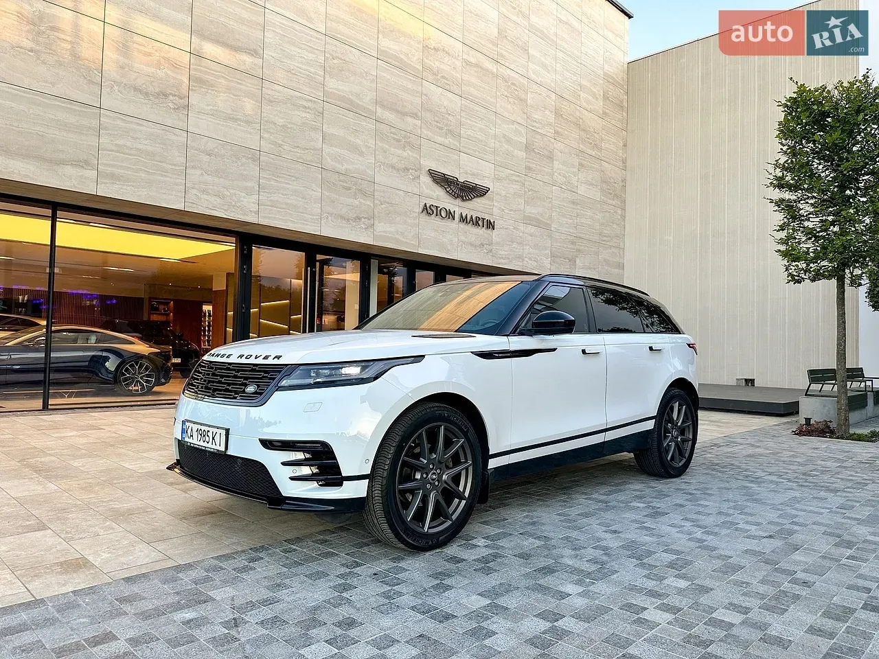 Land Rover Range Rover Velar 2017 photo 5