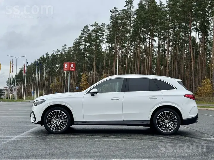Mercedes-Benz Glc 200 2026 photo 2